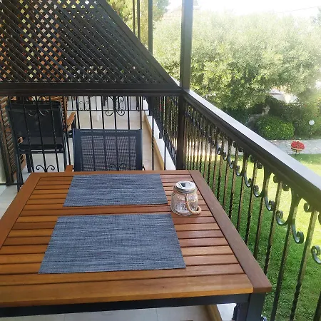 Galanis 아피토스